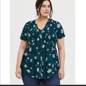 NWT! TORRID Size 2X teal floral smocked upper crinkle gauze short sleeve top